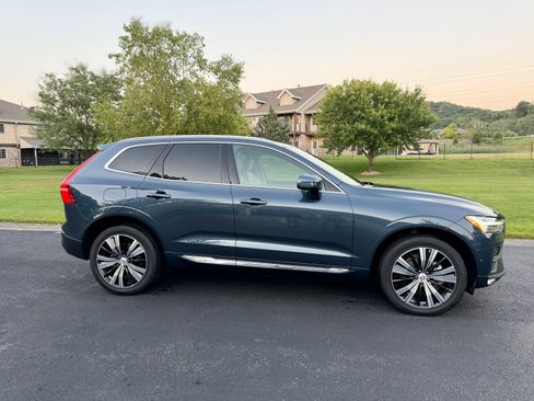 Used 2023 Volvo XC60 B5 Ultimate w/ Climate Package AWD/4WD image 1