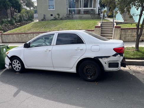 Used 2010 Toyota Corolla image 2
