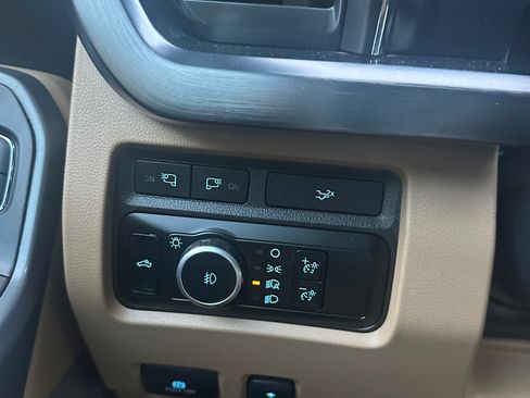 Used 2024 Ford F350 Lariat w/ Lariat Ultimate Package AWD/4WD image 15