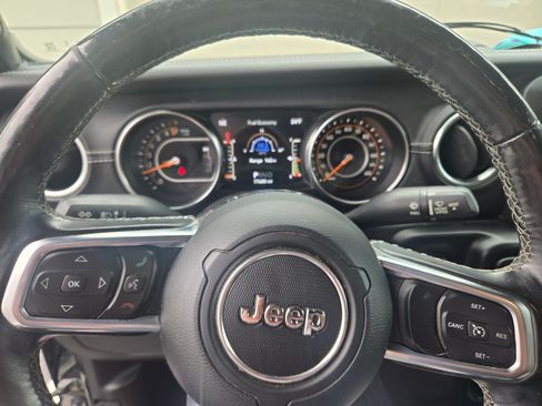 Used 2020 Jeep Gladiator Overland image 12