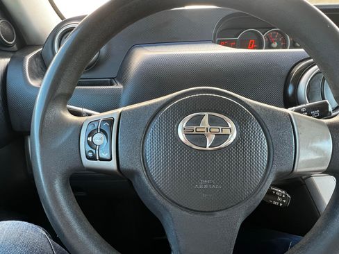 Used 2014 Scion xB image 10