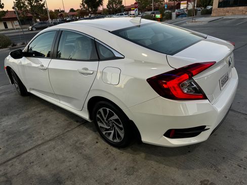 Used 2017 Honda Civic EX image 2