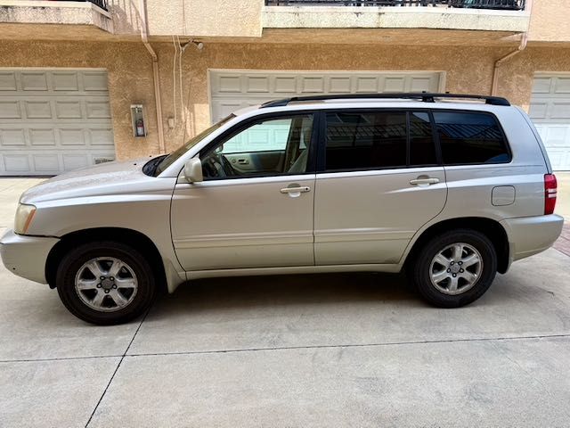 Used 2002 Toyota Highlander 2WD V6 w/ Appearance Pkg image 6