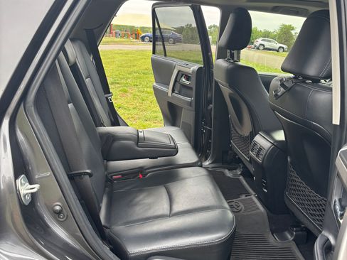 Used 2018 Toyota 4Runner Limited AWD/4WD image 28