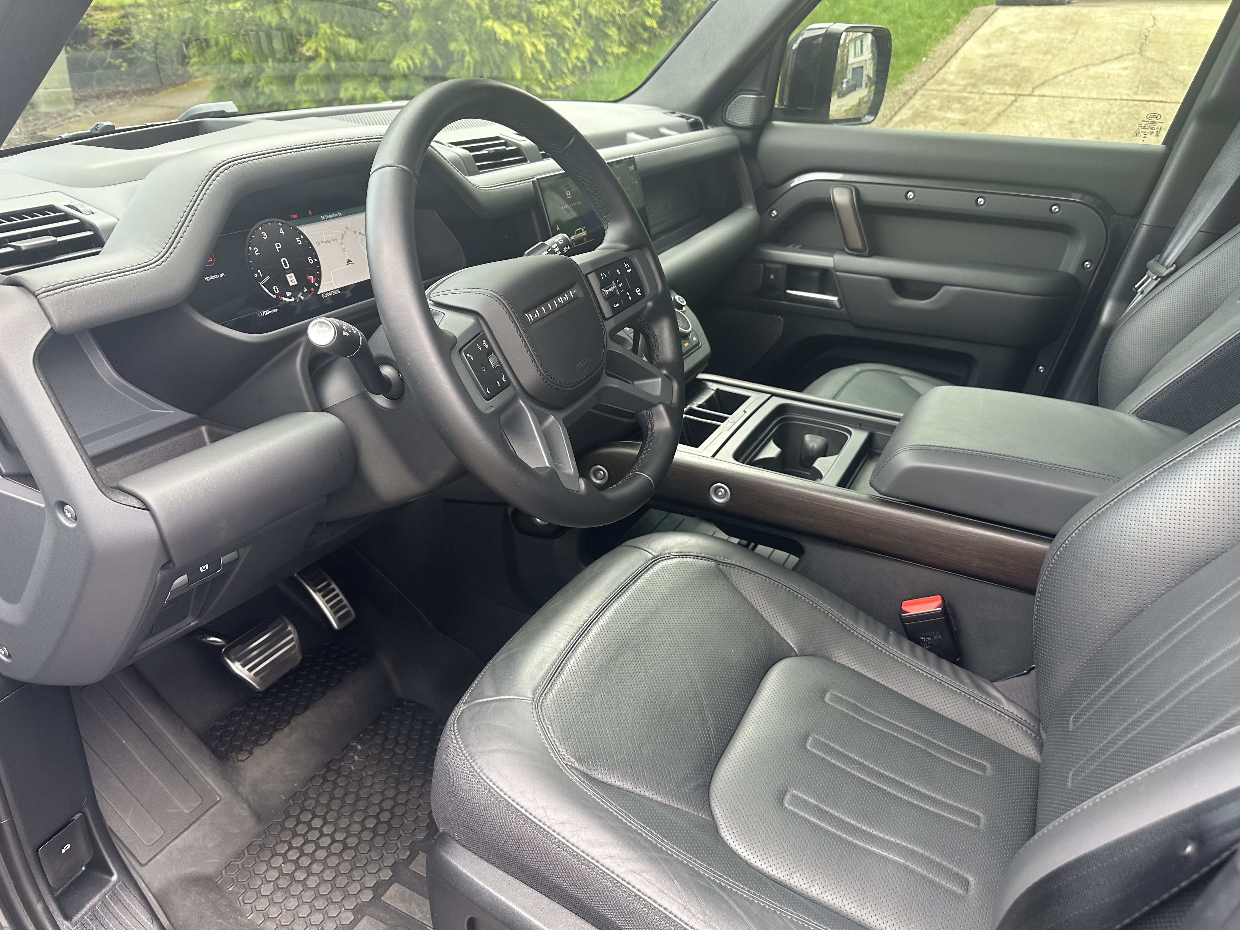 Used 2024 Land Rover Defender 110 X AWD/4WD image 2