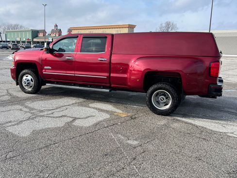 Used 2019 Chevrolet Silverado 3500 High Country w/ Duramax Plus Package image 2