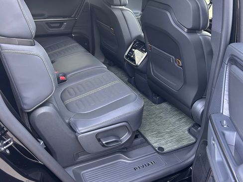 Used 2025 Rivian R1S Adventure image 20