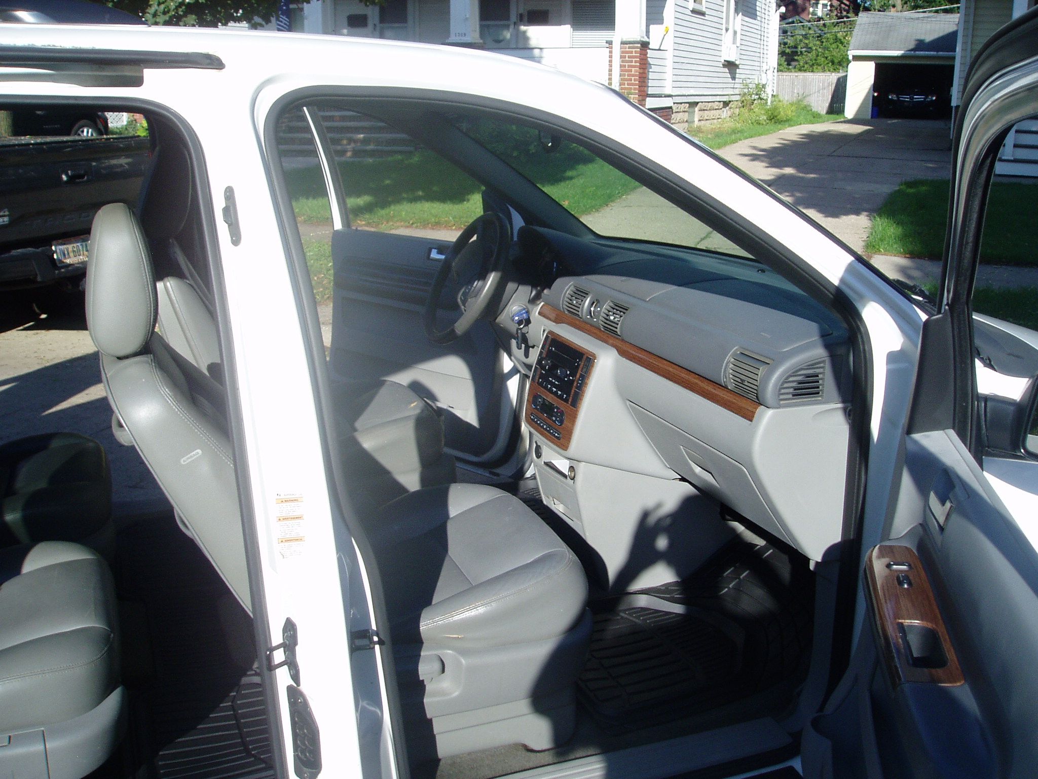 Used 2005 Ford Freestar Limited FWD image 8