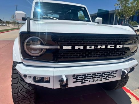 Used 2023 Ford Bronco Outer Banks AWD/4WD image 4