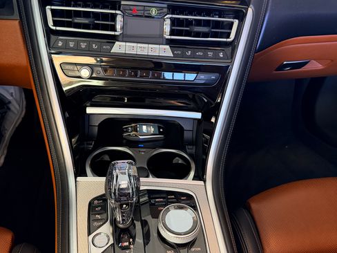 Used 2019 BMW M850i xDrive Convertible image 9