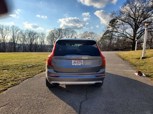 Used 2017 Volvo XC90 T5 Momentum w/ Vision Package image 6