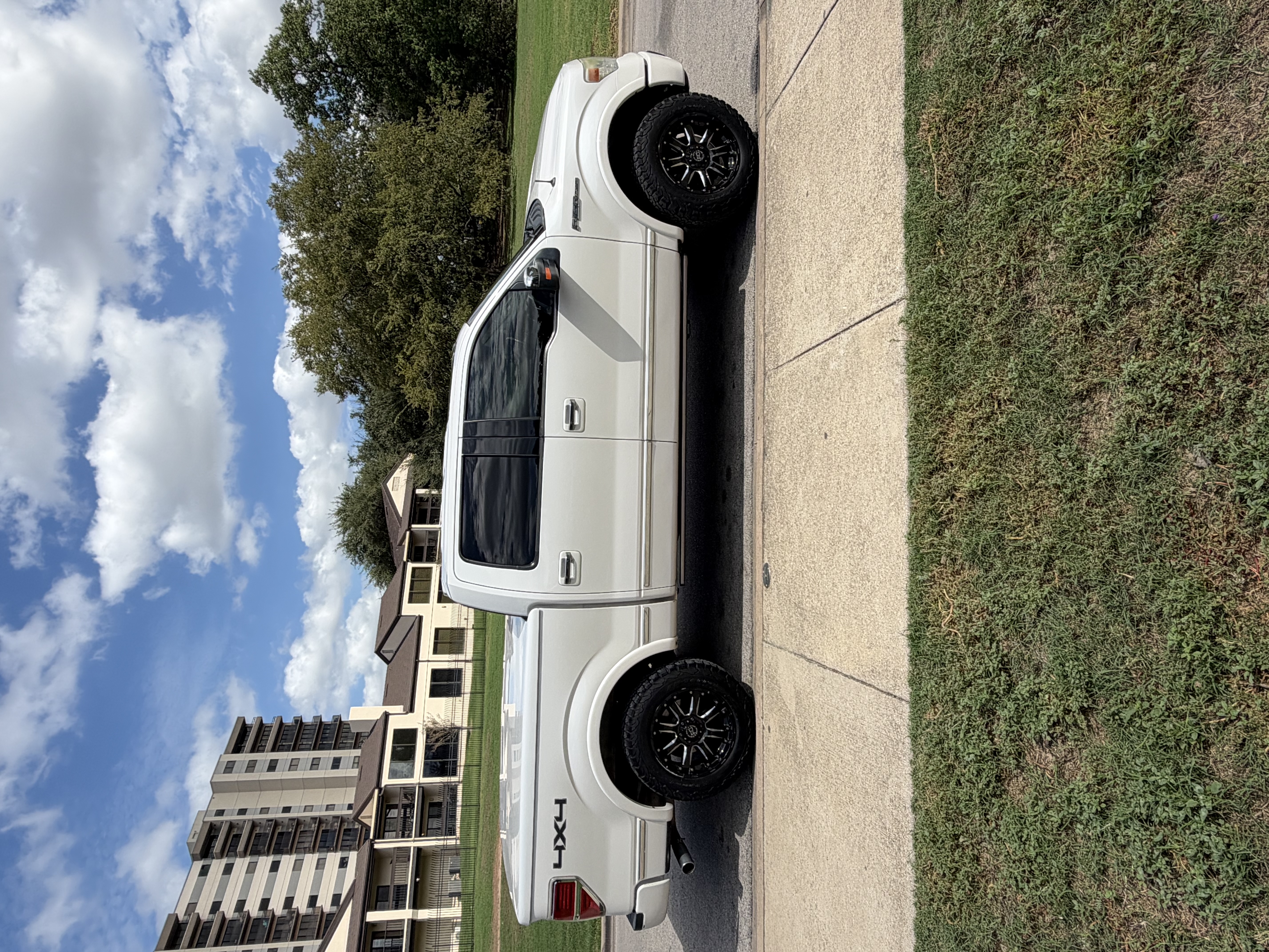 Used 2013 Ford F150 Platinum AWD/4WD image 4