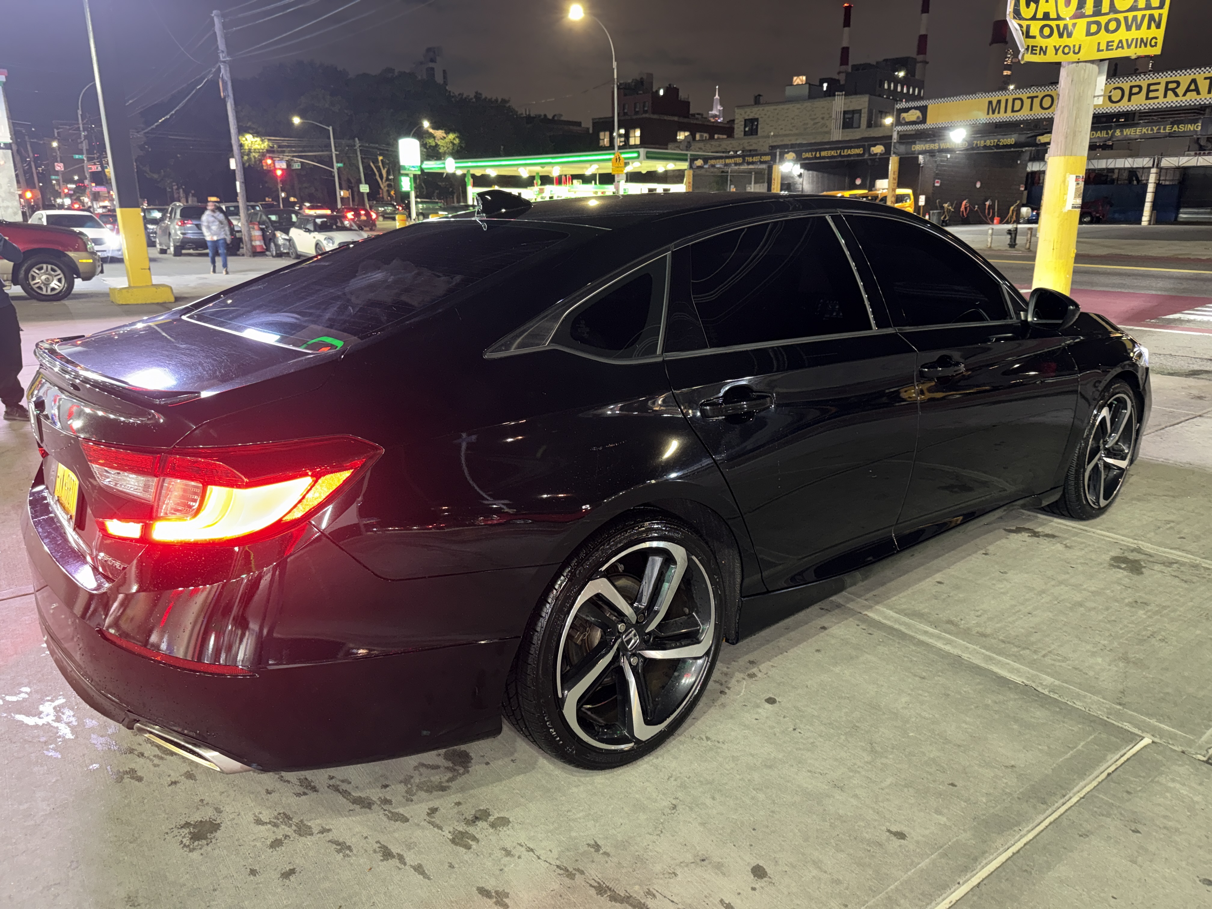 Used 2018 Honda Accord Sport image 11