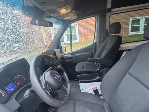 Used 2019 Mercedes-Benz Sprinter 170 image 5
