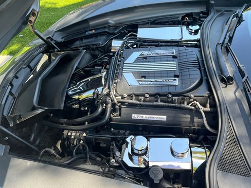 Used 2015 Chevrolet Corvette Z06 w/ 3LZ Preferred Equipment Group RWD image 16