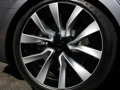 Used 2025 Tesla Model 3 Long Range image 16