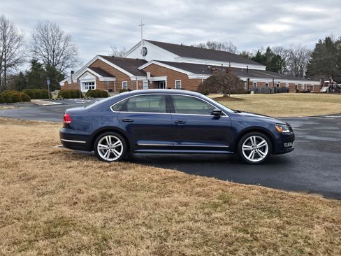 Used 2013 Volkswagen Passat TDI SEL Premium image 4