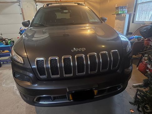 Used 2016 Jeep Cherokee Limited image 10