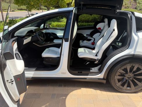 Used 2022 Tesla Model X AWD/4WD image 17
