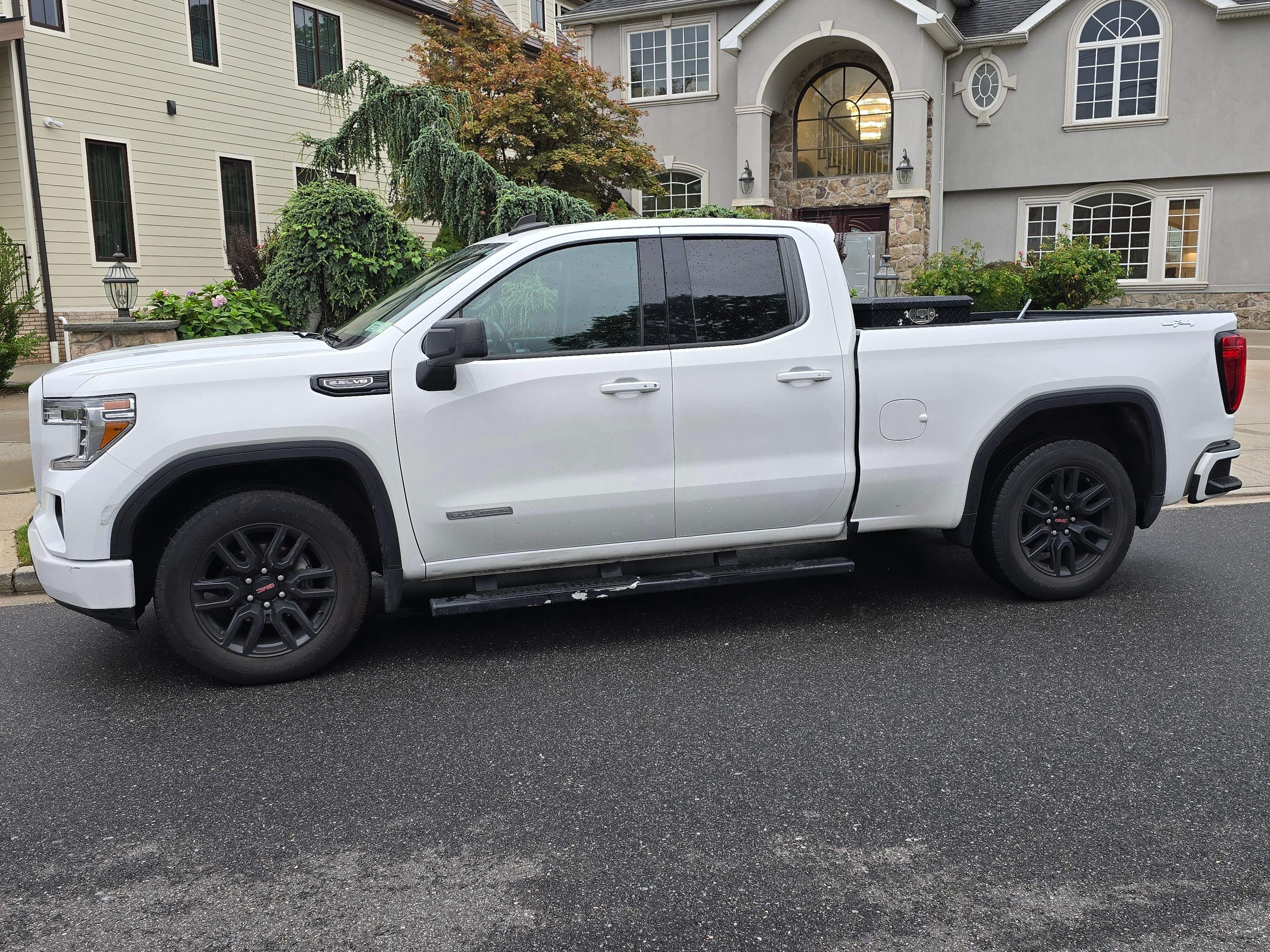 Used 2021 GMC Sierra 1500 Elevation AWD/4WD image 2