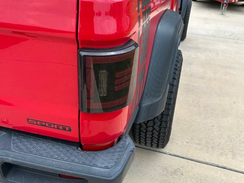 Used 2020 Jeep Gladiator Sport w/ Quick Order Package 24S AWD/4WD image 28