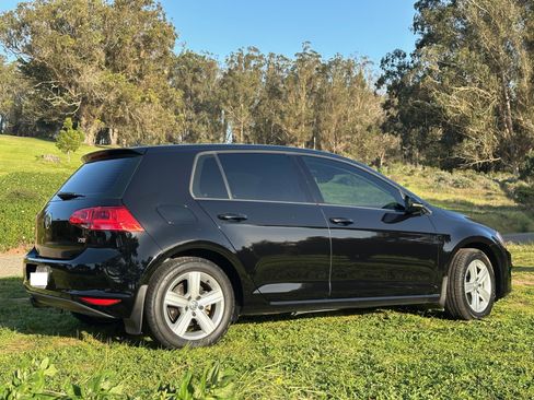 Used 2017 Volkswagen Golf Wolfsburg Edition image 5