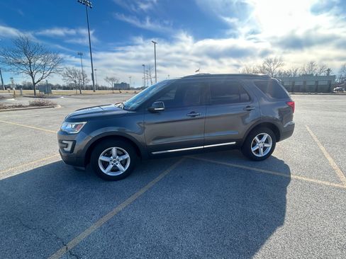 Used 2016 Ford Explorer XLT image 17