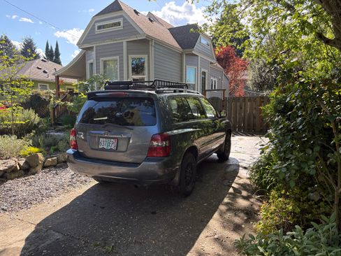 Used 2004 Toyota Highlander Limited AWD/4WD image 6