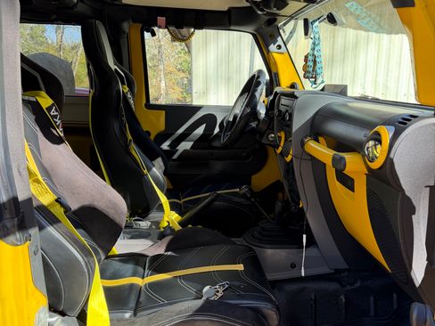 Used 2009 Jeep Wrangler X w/ Black Appearance Group image 11