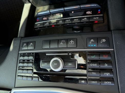 Used 2011 Mercedes-Benz E 550 Sedan image 14