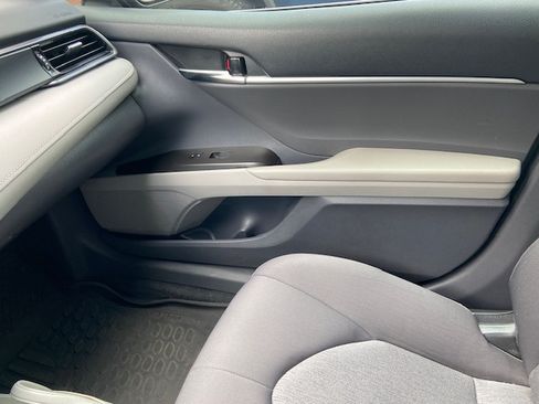 Used 2022 Toyota Camry LE FWD image 13
