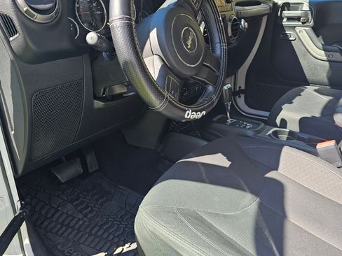 Used 2018 Jeep Wrangler Unlimited Sport S image 5