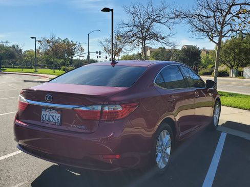 Used 2013 Lexus ES 300h image 4