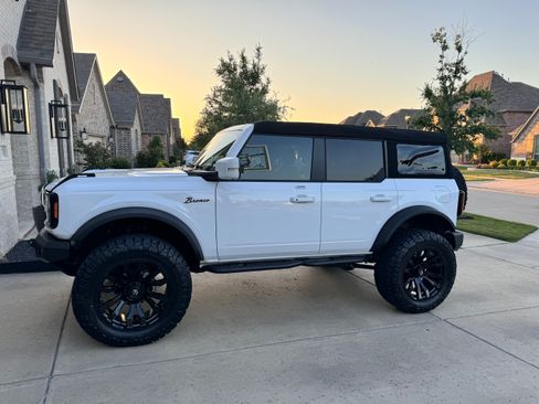 Used 2023 Ford Bronco Outer Banks image 4