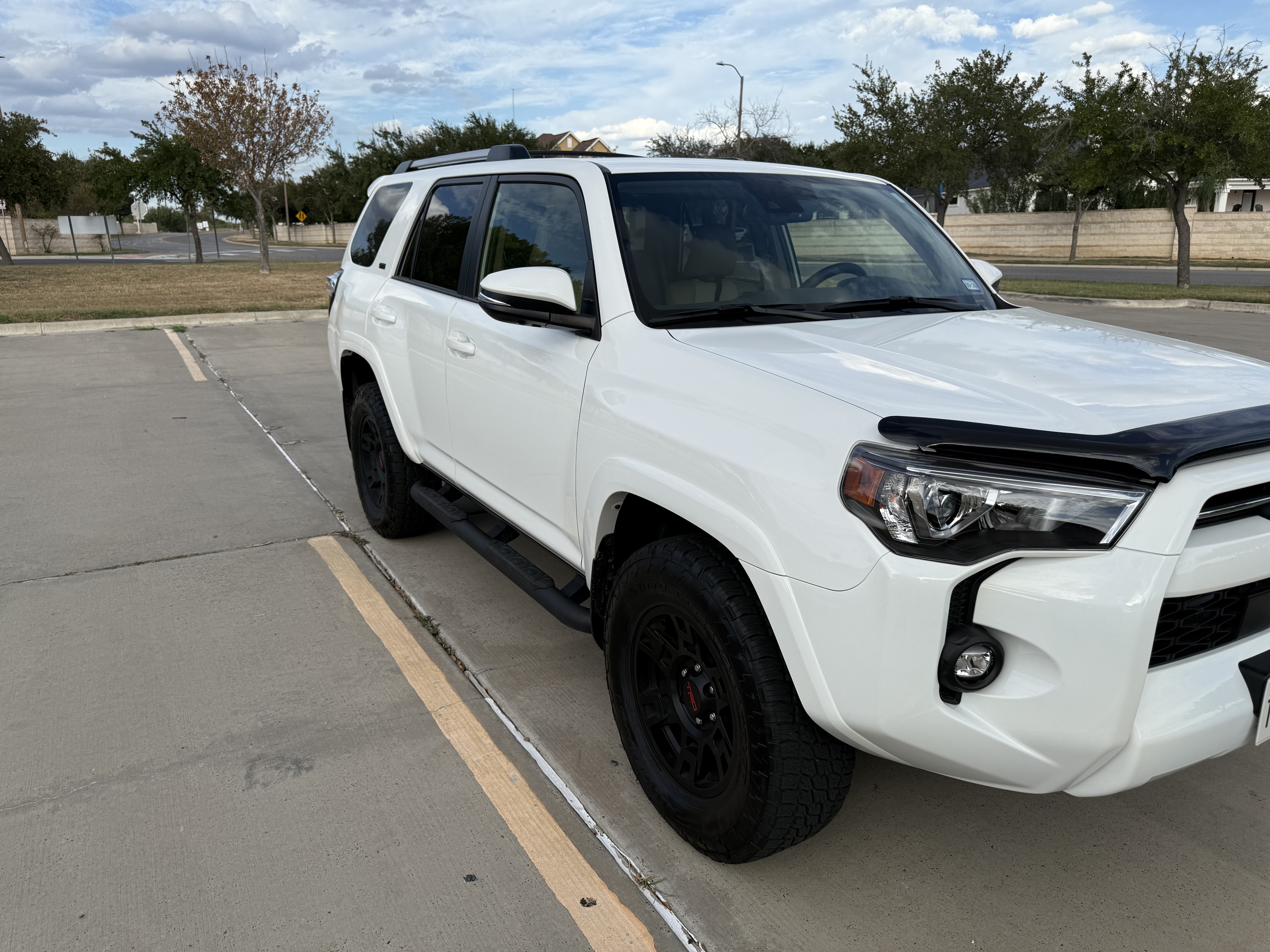 Used 2023 Toyota 4Runner SR5 Premium w/ Moonroof Package AWD/4WD image 4