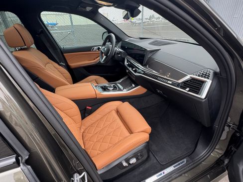 Used 2025 BMW X5 M60i w/ Climate Comfort Package image 8