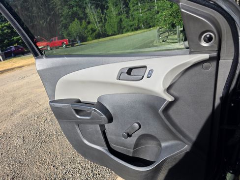 Used 2015 Chevrolet Sonic LS image 20