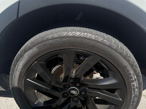 Used 2015 Land Rover Discovery Sport HSE image 17