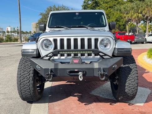 Used 2022 Jeep Wrangler Unlimited Sahara w/ Cold Weather Group image 4