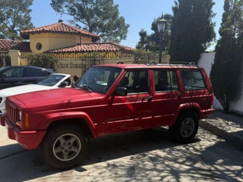 Used 1999 Jeep Cherokee 4WD 4-Door image 2