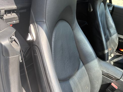 Used 2006 Porsche 911 Carrera 4 image 10