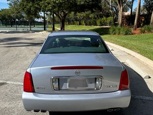 Used 2004 Cadillac De Ville Sedan w/ Equipment Group image 11