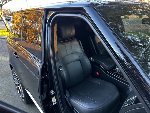 Used 2017 Land Rover Range Rover Supercharged image 8