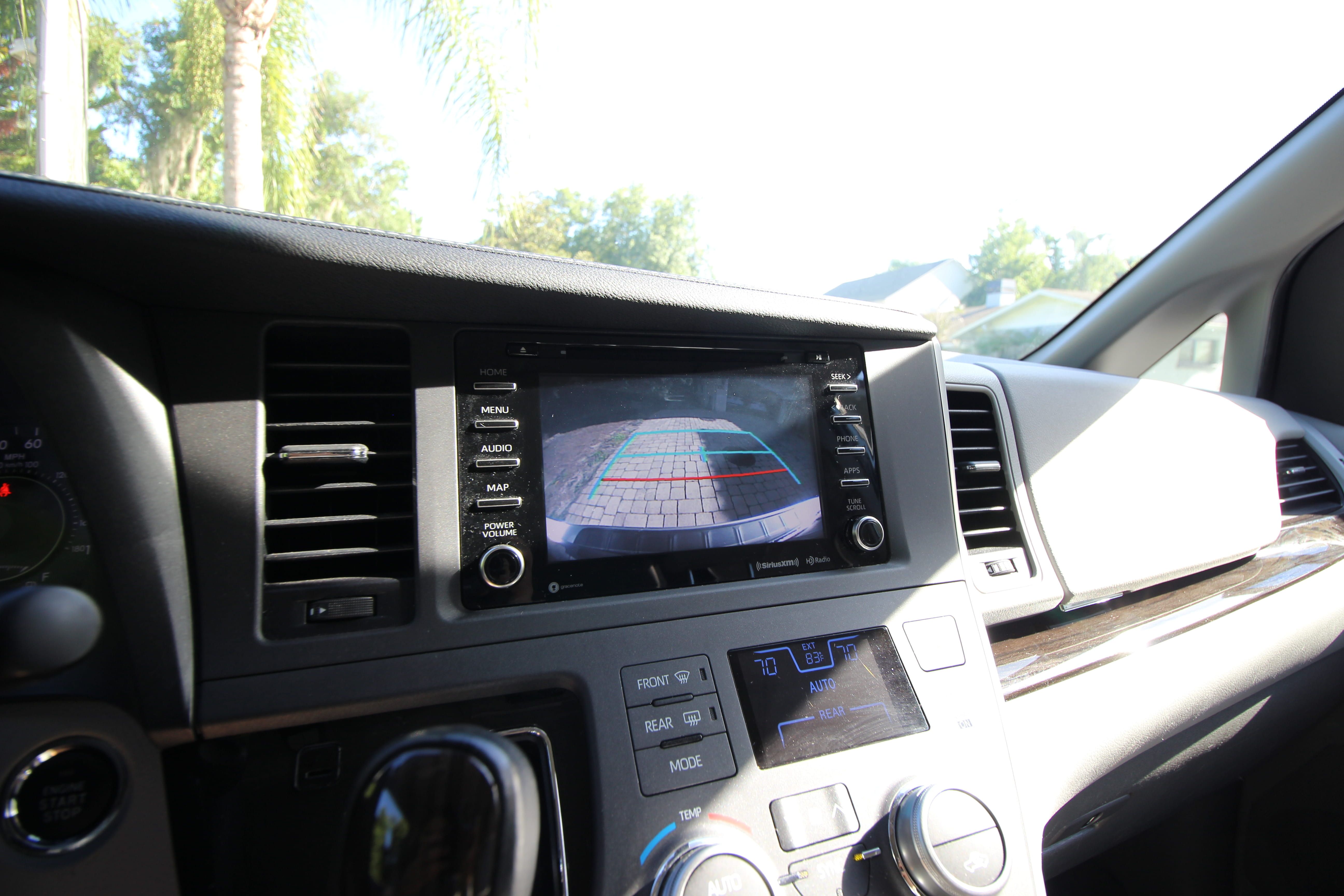 Used 2020 Toyota Sienna XLE FWD image 12