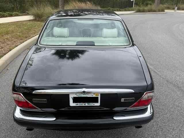 Used 2003 Jaguar XJ8 RWD image 4