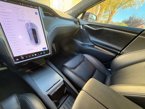 Used 2020 Tesla Model S Performance image 11