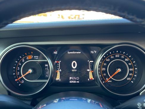 Used 2020 Jeep Wrangler Unlimited Sahara image 13