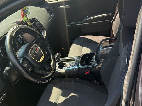 Used 2015 Dodge Charger SE w/ Power Sunroof Group RWD image 11