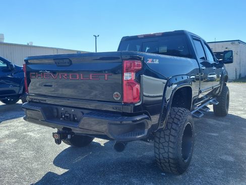 Used 2022 Chevrolet Silverado 2500 LTZ w/ LTZ Convenience Package AWD/4WD image 5