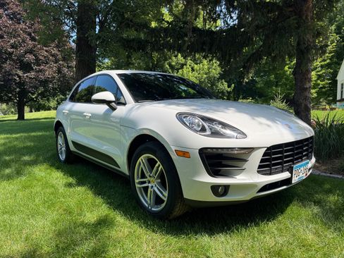 Used 2017 Porsche Macan image 2
